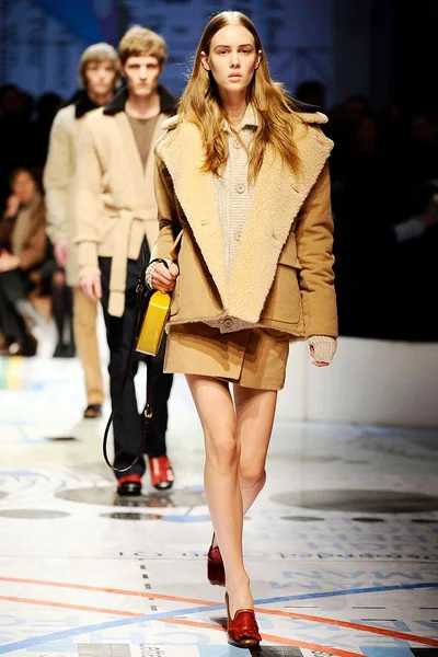 Look 9